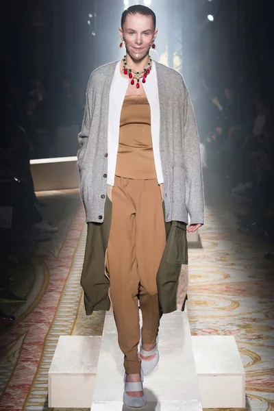 Look 26